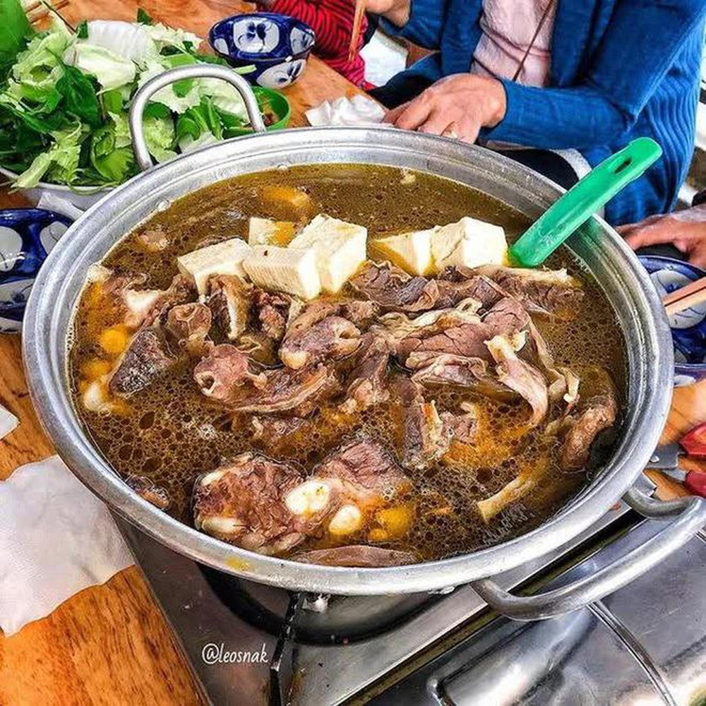“Hoang mang” khi đi ăn lẩu bò ở Đà Lạt: đứng giữa trăm ngàn sự lựa chọn, không biết hàng nào mới là chính gốc