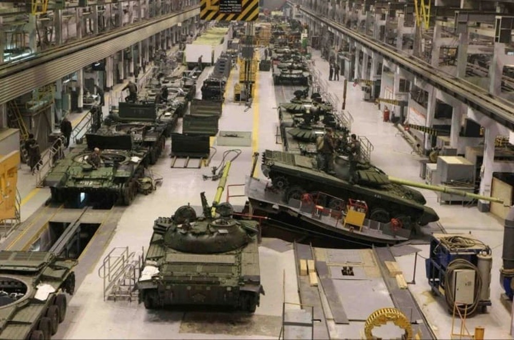 Dây chuyền sản xuất xe tăng Nga quá tải? - Ảnh 1.