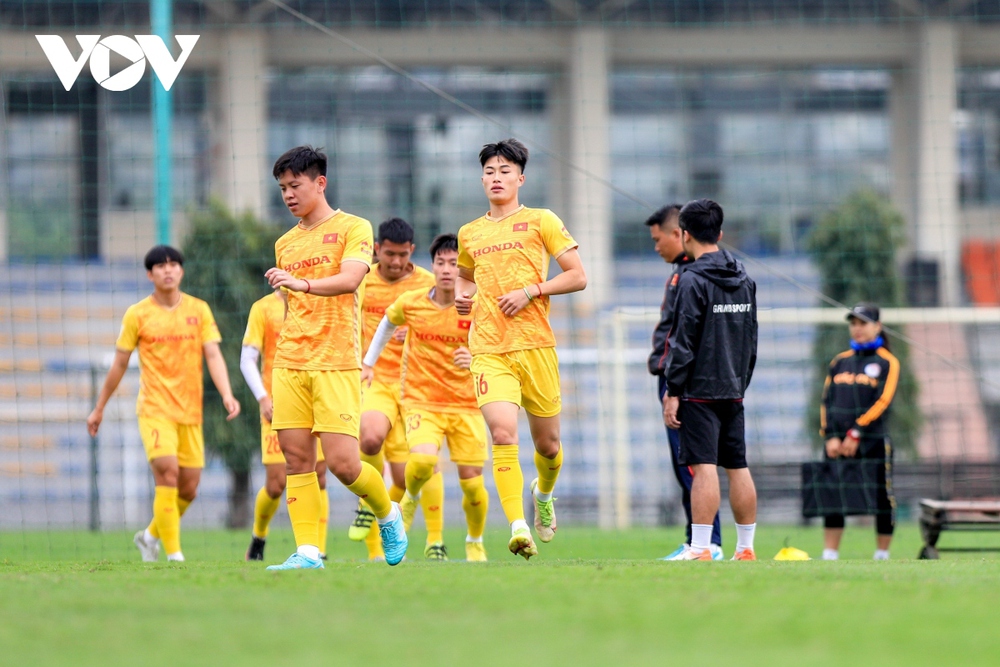 U22 Việt Nam toàn thua trước SEA Games 32: Ngày lên đường âu lo với HLV Troussier - Ảnh 2.