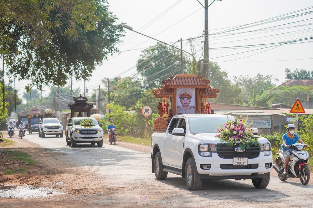 Anh hãy nghỉ đi, nhiệm vụ có đồng đội anh thay thế, phụng dưỡng cha mẹ đã có em và anh chị - Ảnh 12.