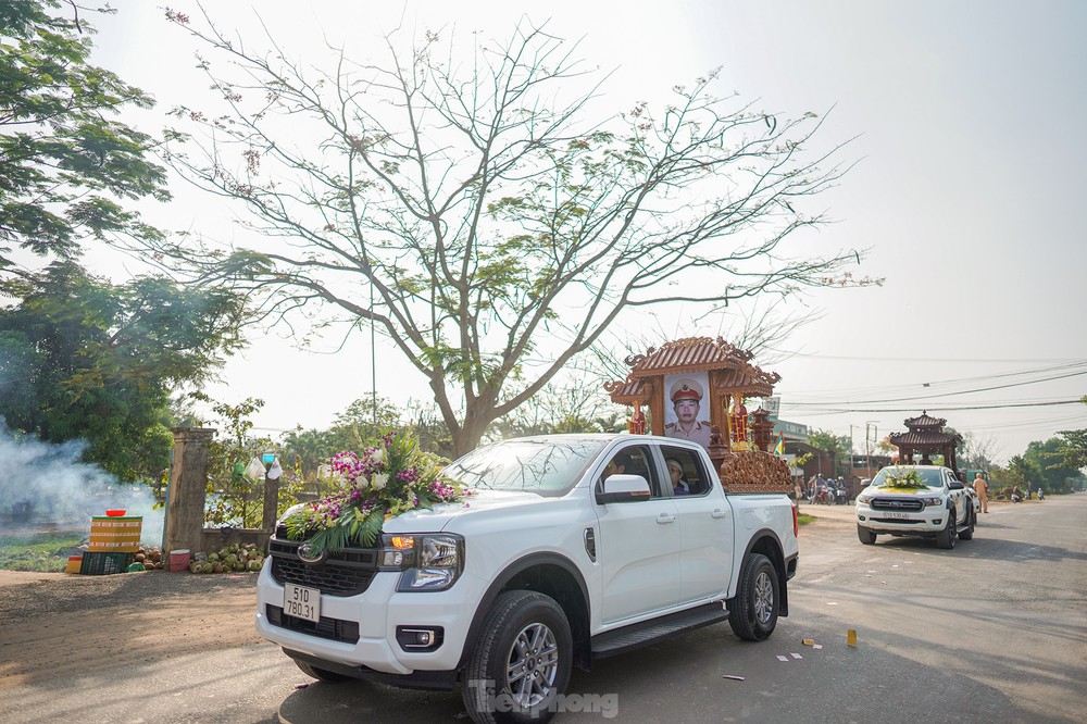 Anh hãy nghỉ đi, nhiệm vụ có đồng đội anh thay thế, phụng dưỡng cha mẹ đã có em và anh chị - Ảnh 11.