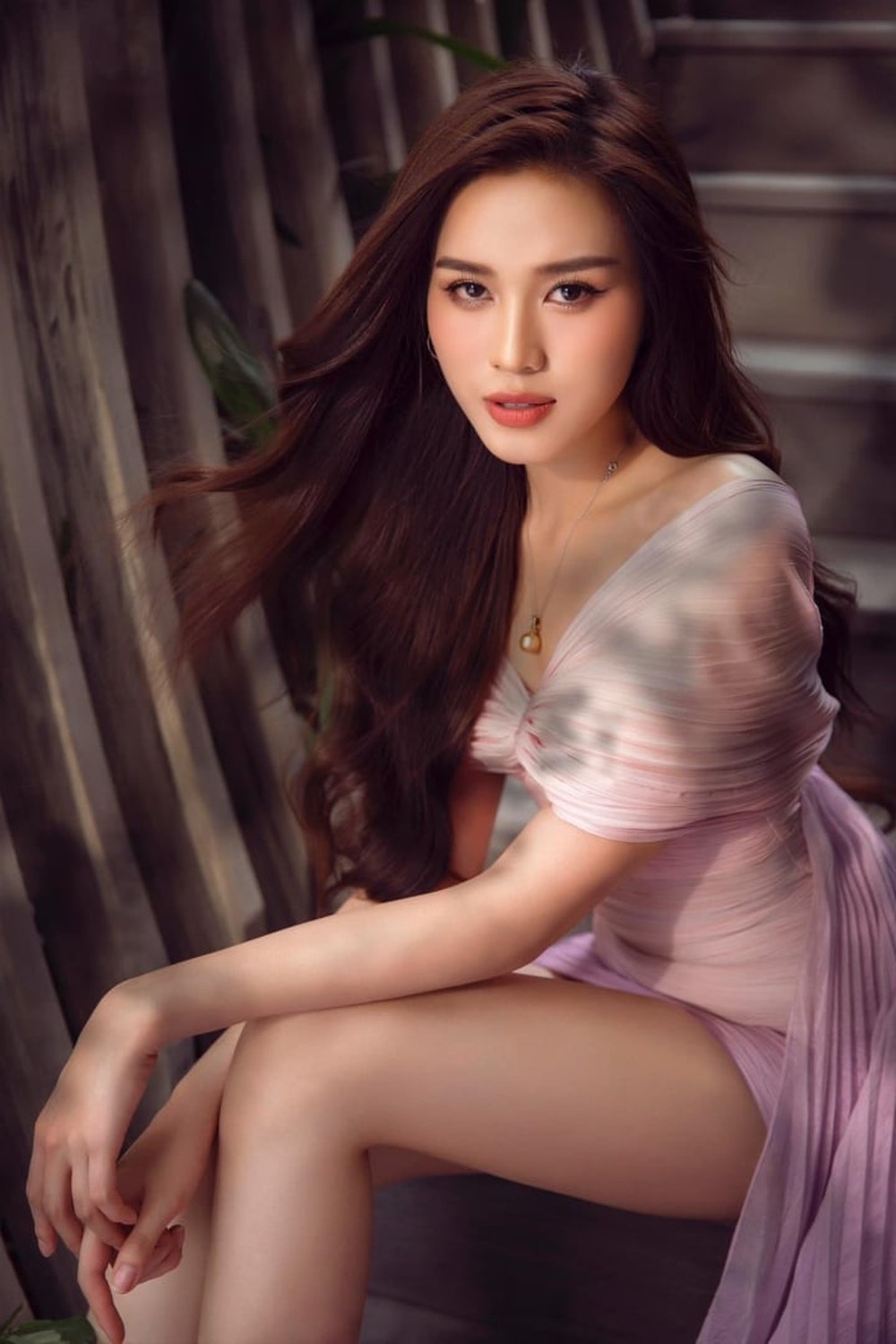 Hoa hậu Đỗ Thị Hà thoát mác gái quê sau khi hết nhiệm kỳ - Ảnh 8.