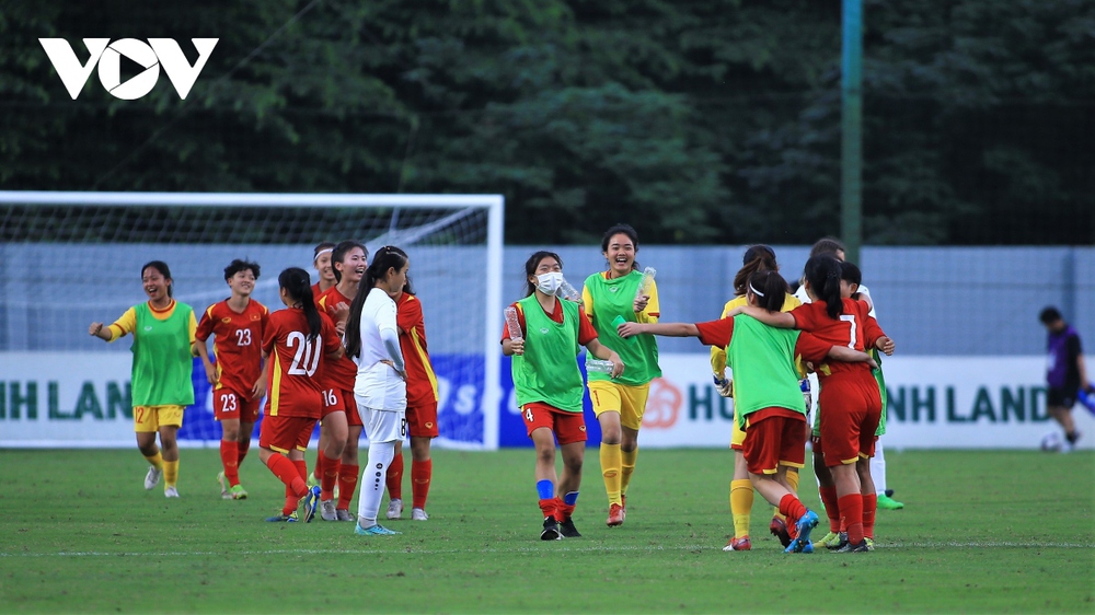 Bóng đá nữ Việt Nam ghi dấu ấn lớn ở giải châu Á, cầu thủ ăn mừng như Ronaldo - Ảnh 15.