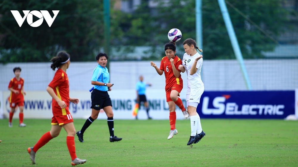Bóng đá nữ Việt Nam ghi dấu ấn lớn ở giải châu Á, cầu thủ ăn mừng như Ronaldo - Ảnh 6.