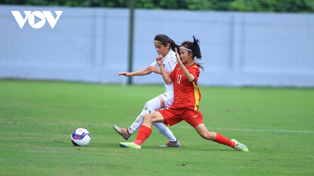 Bóng đá nữ Việt Nam ghi dấu ấn lớn ở giải châu Á, cầu thủ ăn mừng như Ronaldo - Ảnh 4.