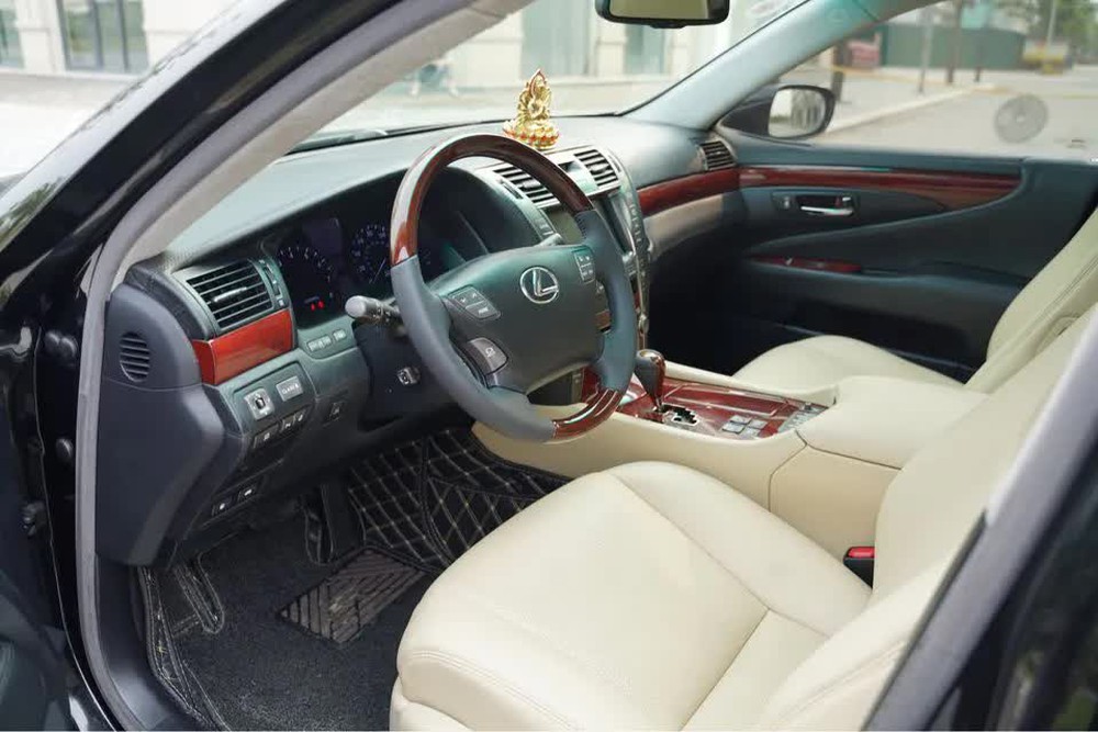 Chiếc xe Chủ tịch Lexus LS 460 này từng là ao ước của người Việt nhưng nay chỉ còn 700 triệu đồng, rẻ hơn cả Altis bản tiêu chuẩn - Ảnh 8.
