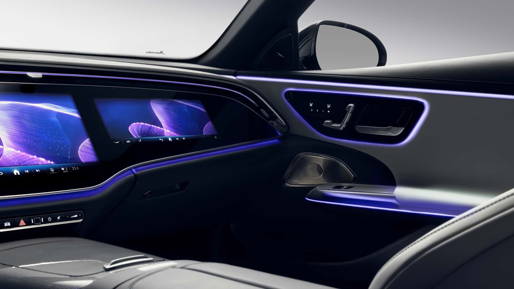 Ra mắt Mercedes-Benz E-Class 2024: Đèn lạ mắt, nhiều màn hình như EQS, đủ trò chơi game đến xem TikTok - Ảnh 19.