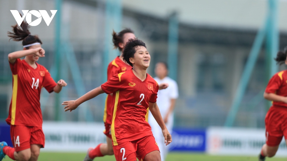 Bóng đá nữ Việt Nam ghi dấu ấn lớn ở giải châu Á, cầu thủ ăn mừng như Ronaldo - Ảnh 9.