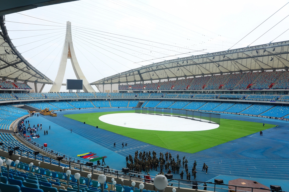 Cận cảnh sân vận động nghìn tỷ tổ chức lễ khai mạc SEA Games 2023 - Ảnh 3.