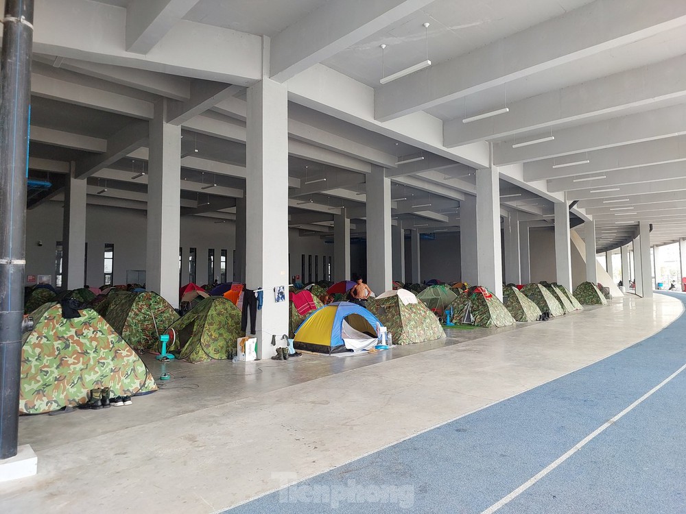 Bí mật những căn lều tạm đang nỗ lực tạo ra Lễ khai mạc SEA Games tầm cỡ Olympic của Campuchia - Ảnh 2.