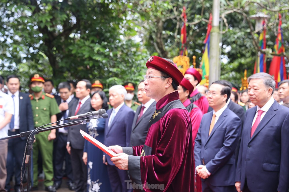 Chủ tịch nước Võ Văn Thưởng dâng hương giỗ Tổ Hùng Vương - Ảnh 8.
