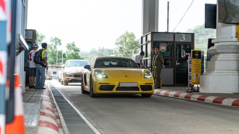 Cường Đô La mang Porsche 911 GT3 xuyên 4 nước Đông Dương: Chạy gần 4.000km, một ngày ăn tại 3 quốc gia là có thật - Ảnh 5.