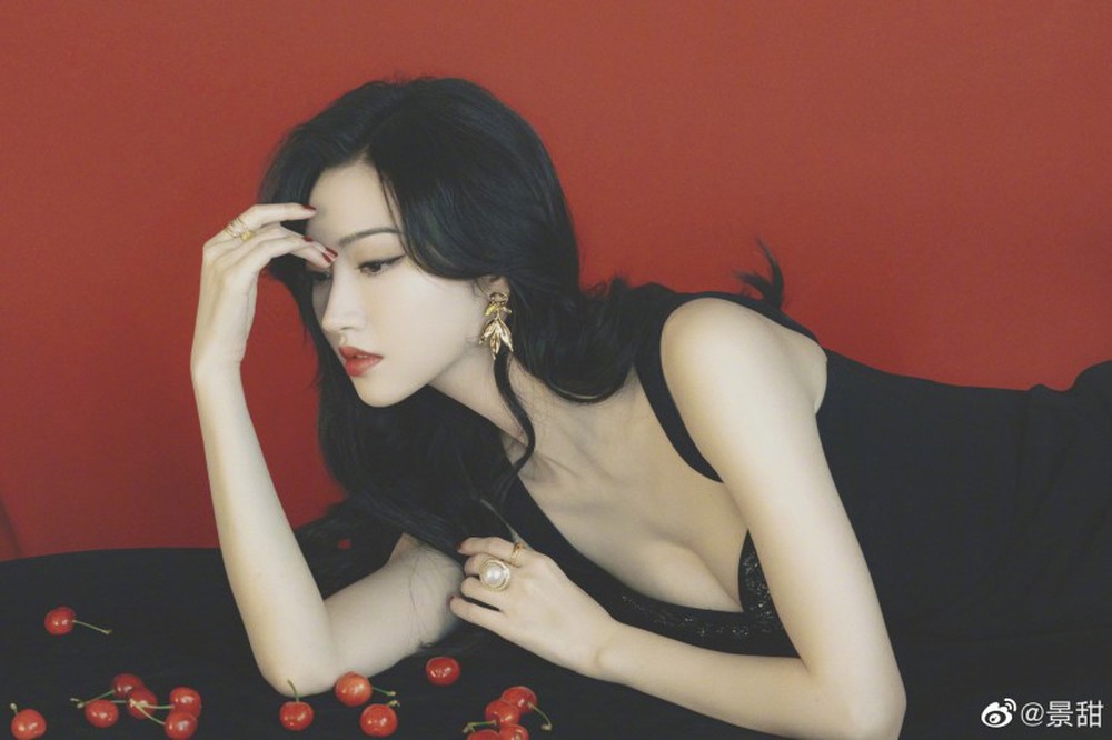 Cô gái đáng thương nhất Cbiz: Từ “đệ nhất mỹ nữ” cho tới kẻ trốn chạy khỏi showbiz vì bị bạn trai “rao bán” clip nóng để gán nợ