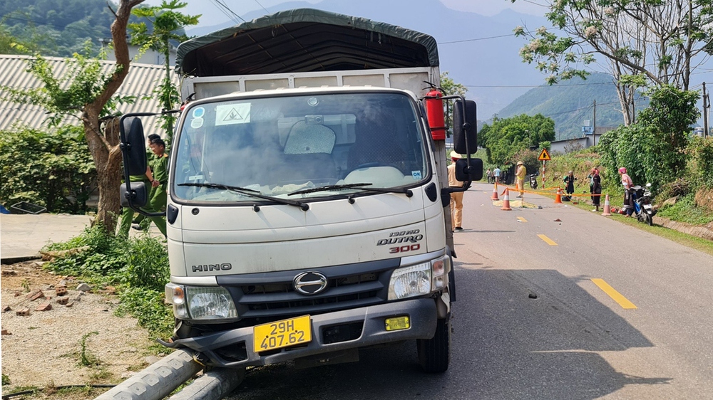 Tai nạn nghiêm trọng tại Lai Châu, thiếu niên đi xe máy tử vong - Ảnh 1.