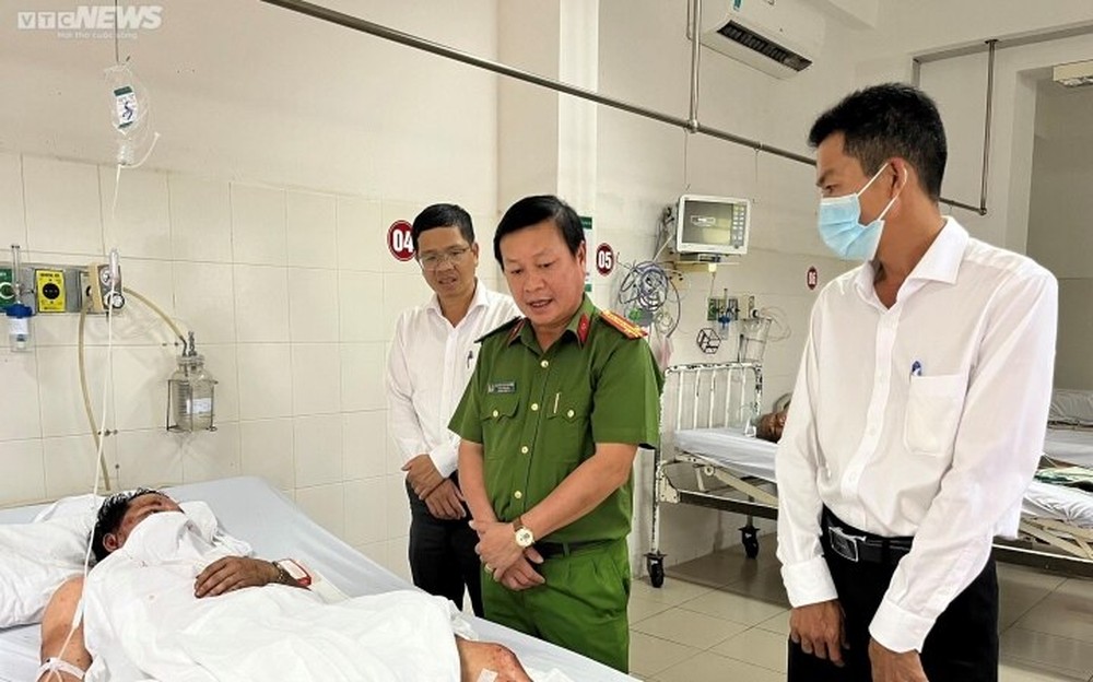 Hiện trường vụ lật xe chở dưa hấu khiến 9 người thương vong ở Phú Yên - Ảnh 9.