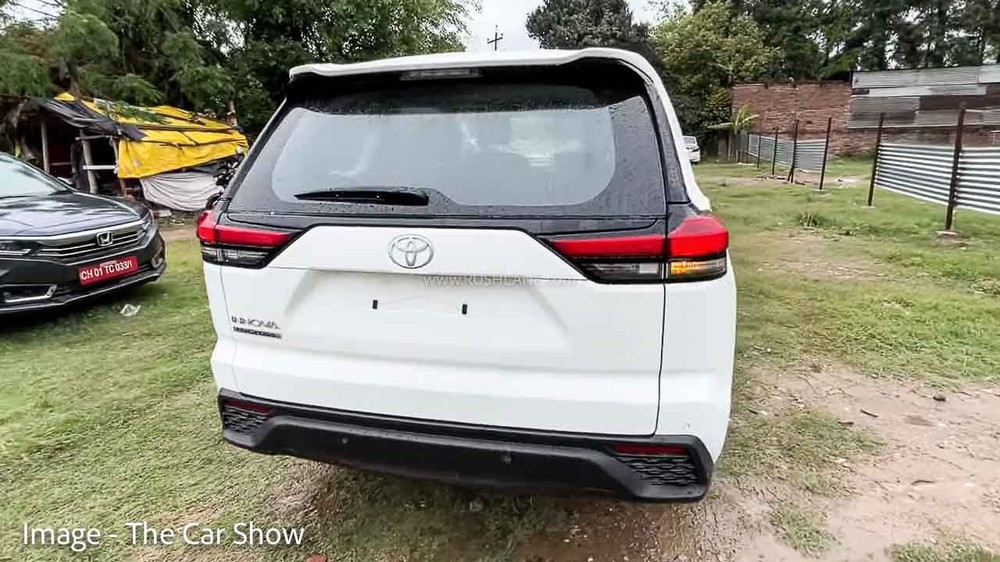 Toyota Innova 2023 taxi giá quy đổi 530 triệu: Giới hạn tốc độ 80 km/h, chạy dịch vụ nhưng không có điều hòa sau và màn hình giải trí - Ảnh 2.