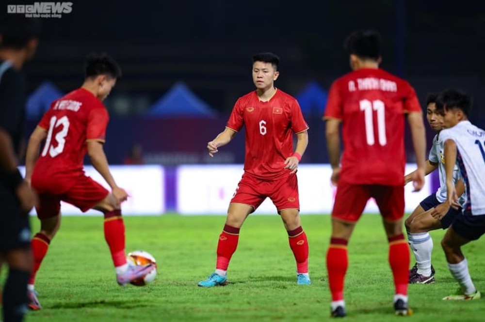 Trực tiếp bóng đá U22 Việt Nam 1-0 U22 Lào: Văn Tùng mở tỉ số - Ảnh 1.