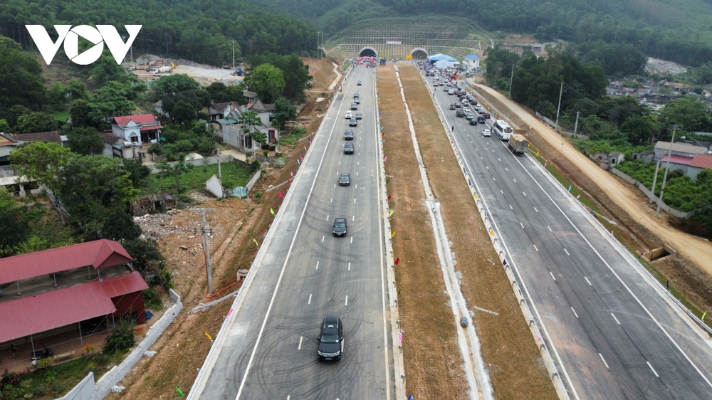 Thông xe 2 đoạn cao tốc Bắc-Nam: “Chúng tôi tự hào được làm cao tốc” - Ảnh 5.