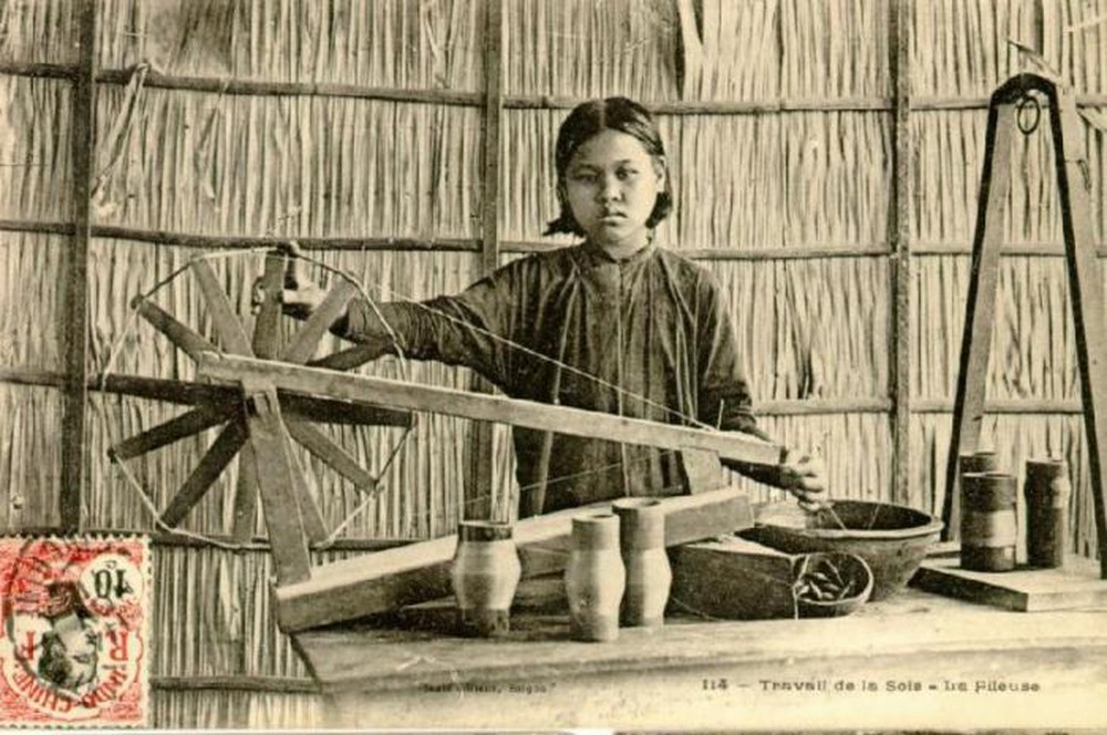 May quần áo ở Hội An, khách Tây thích thú nhận xét: Những người thợ ở đây thật sự có tay nghề rất giỏi! - Ảnh 4.