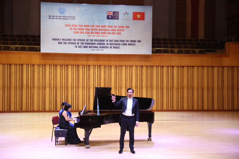 Phu nhân Chủ tịch nước Võ Văn Thưởng cùng Phu nhân Toàn quyền Australia thăm HV Âm nhạc Quốc gia