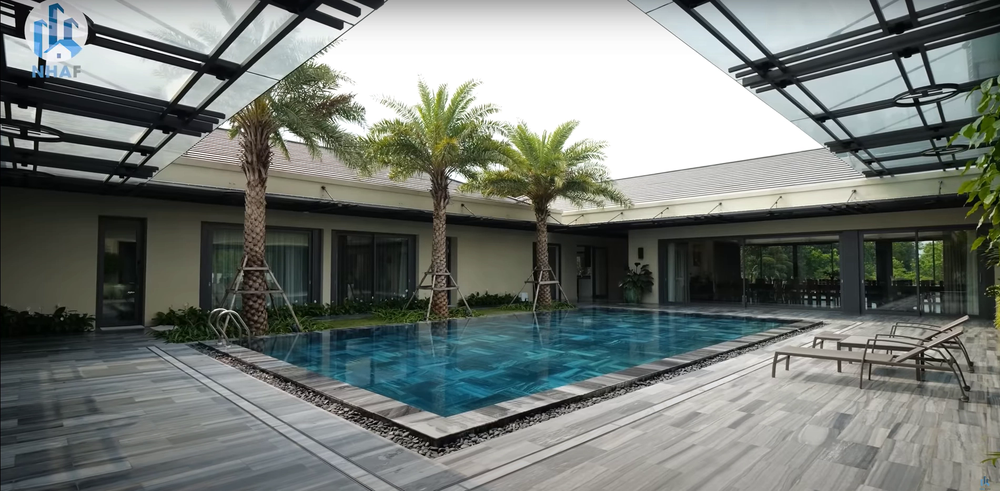 Khám phá biệt phủ rộng 10.000m2 độc nhất vô nhị của nữ đại gia Hải Phòng: Không gia đậm chất Bắc Âu, sửng sốt nhất là bộ đèn chùm pha lê trị giá 500 tỷ đồng - Ảnh 10. Khám phá biệt phủ rộng 10.000m2 độc nhất vô nhị của nữ đại gia Hải Phòng: Không gia đậm chất Bắc Âu, sửng sốt nhất là bộ đèn chùm pha lê trị giá 500 tỷ đồng - Ảnh 10.