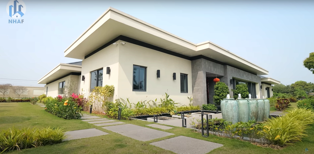 Khám phá biệt phủ rộng 10.000m2 độc nhất vô nhị của nữ đại gia Hải Phòng: Không gia đậm chất Bắc Âu, sửng sốt nhất là bộ đèn chùm pha lê trị giá 500 tỷ đồng - Ảnh 5. Khám phá biệt phủ rộng 10.000m2 độc nhất vô nhị của nữ đại gia Hải Phòng: Không gia đậm chất Bắc Âu, sửng sốt nhất là bộ đèn chùm pha lê trị giá 500 tỷ đồng - Ảnh 5.