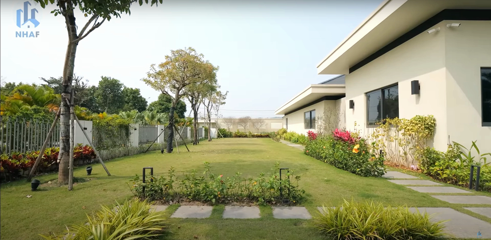 Khám phá biệt phủ rộng 10.000m2 độc nhất vô nhị của nữ đại gia Hải Phòng: Không gia đậm chất Bắc Âu, sửng sốt nhất là bộ đèn chùm pha lê trị giá 500 tỷ đồng - Ảnh 4. Khám phá biệt phủ rộng 10.000m2 độc nhất vô nhị của nữ đại gia Hải Phòng: Không gia đậm chất Bắc Âu, sửng sốt nhất là bộ đèn chùm pha lê trị giá 500 tỷ đồng - Ảnh 4.
