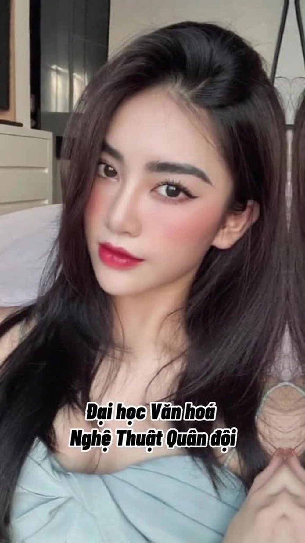 Hot girl Linh Trương náo loạn cõi mạng: 22 tuổi đã có núi đồ hiệu, style sang chảnh miễn chê, xem nhan sắc trước ‘dao kéo’ mới thấy bất ngờ