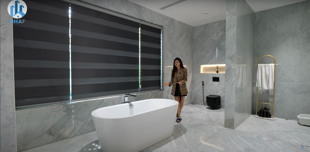 Khám phá biệt phủ rộng 10.000m2 độc nhất vô nhị của nữ đại gia Hải Phòng: Không gia đậm chất Bắc Âu, sửng sốt nhất là bộ đèn chùm pha lê trị giá 500 tỷ đồng - Ảnh 19. Khám phá biệt phủ rộng 10.000m2 độc nhất vô nhị của nữ đại gia Hải Phòng: Không gia đậm chất Bắc Âu, sửng sốt nhất là bộ đèn chùm pha lê trị giá 500 tỷ đồng - Ảnh 19.