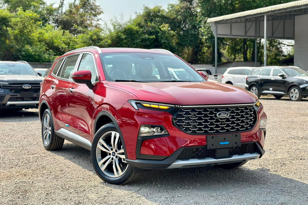 Loạt xe Ford tăng giá ở Việt Nam: Everest đắt nhất phân khúc, Explorer tăng mạnh nhưng vẫn rẻ hơn đối thủ