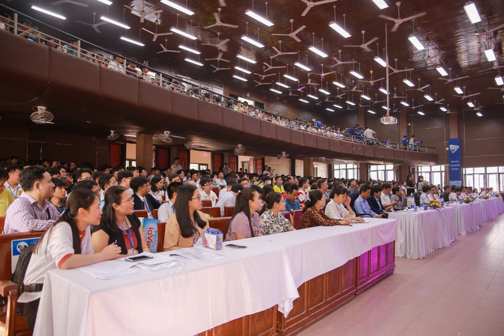 Gần 800 sinh viên, giảng viên tham dự kỳ thi Olympic Toán học - Ảnh 2.