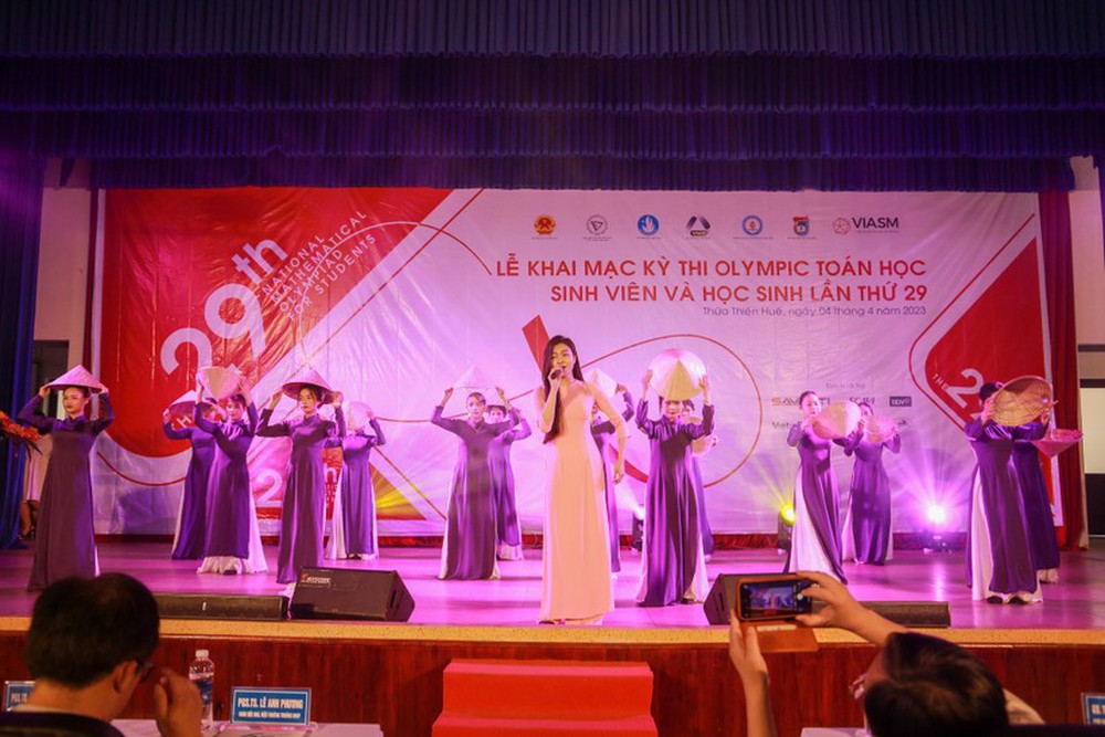 Gần 800 sinh viên, giảng viên tham dự kỳ thi Olympic Toán học - Ảnh 1.