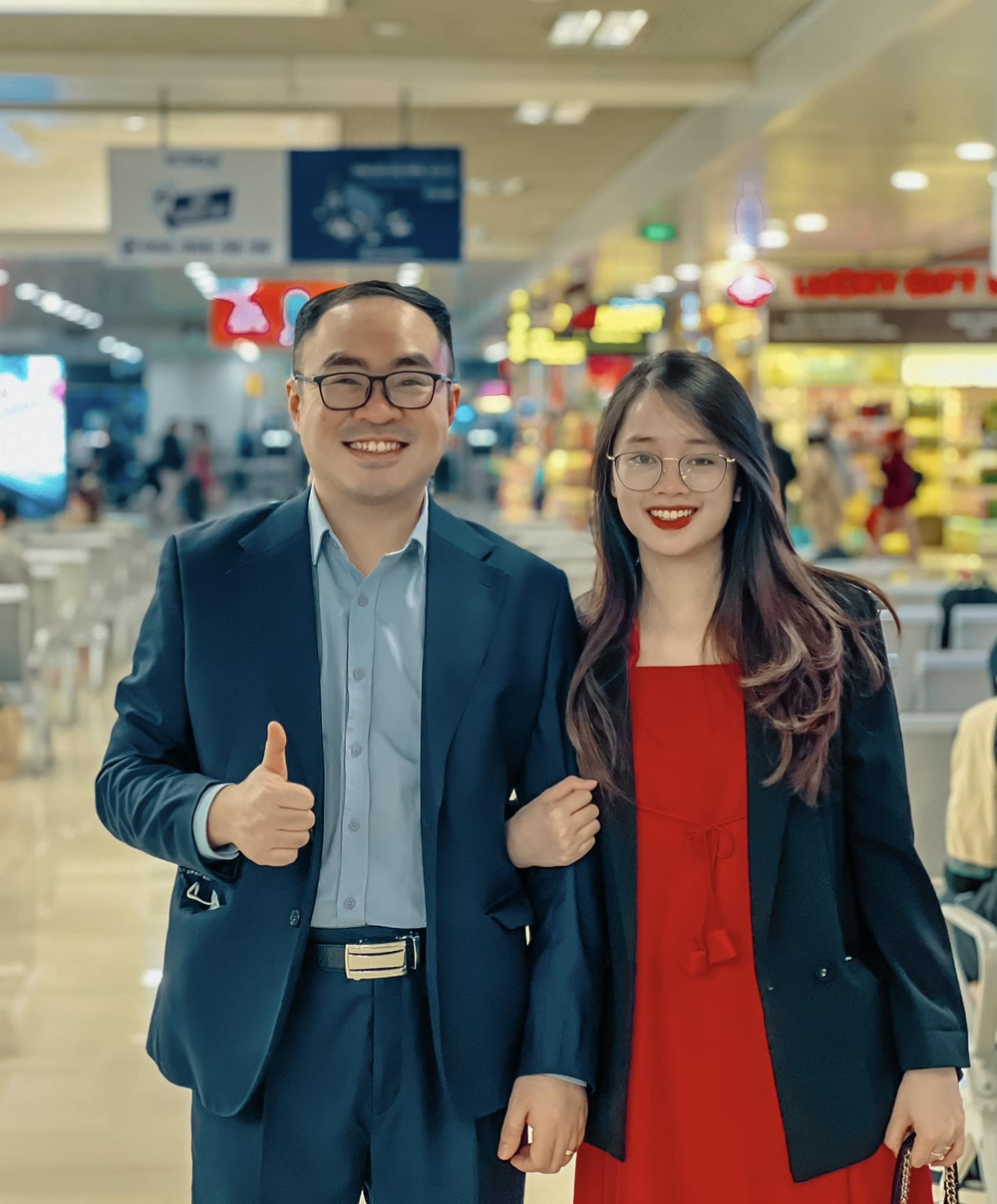 Bác sĩ Hà Nội có nhà riêng, xe xịn, ‘ủ mưu’ chinh phục vợ đẹp nhờ chiêu ‘giả vờ đau bụng’, yêu 3 tháng làm đám cưới