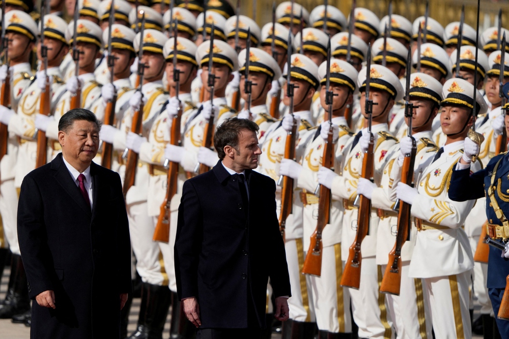 Tổng thống Pháp thăm Trung Quốc, khẳng định việc đối thoại là tất yếu - Ảnh 1.