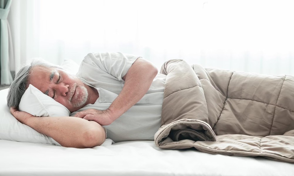 Ngủ ít hay nhiều dễ bị đột quỵ hơn? Nghiên cứu mới chỉ ra số giờ ngủ là ‘tác nhân’ thúc đẩy đột quỵ - Ảnh 2.