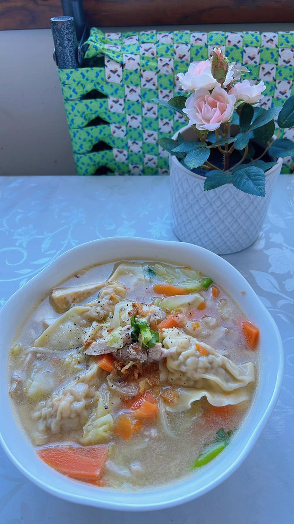 Người Việt ở đất nước hạnh phúc nhất thế giới kể chuyện đi chợ giữa thời lạm phát: Giá tăng phi mã, toàn rau quả nhập khẩu tươi rói đắt cũng phải mua