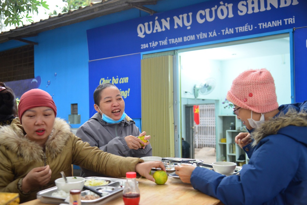 Chàng trai khuyết tật nuôi hai con học giỏi, đam mê hỗ trợ công việc thiện nguyện