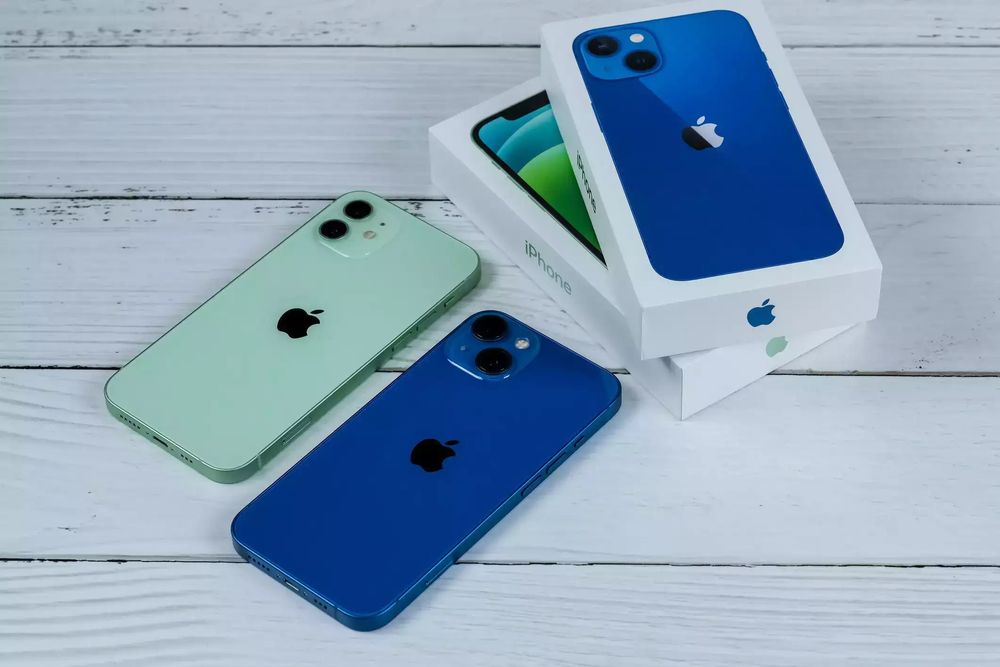 Giá iPhone 12 bất ngờ thủng đáy tại đại lý, rẻ ngang iPhone 11 liệu có nên xuống tiền mua? - Ảnh 1.