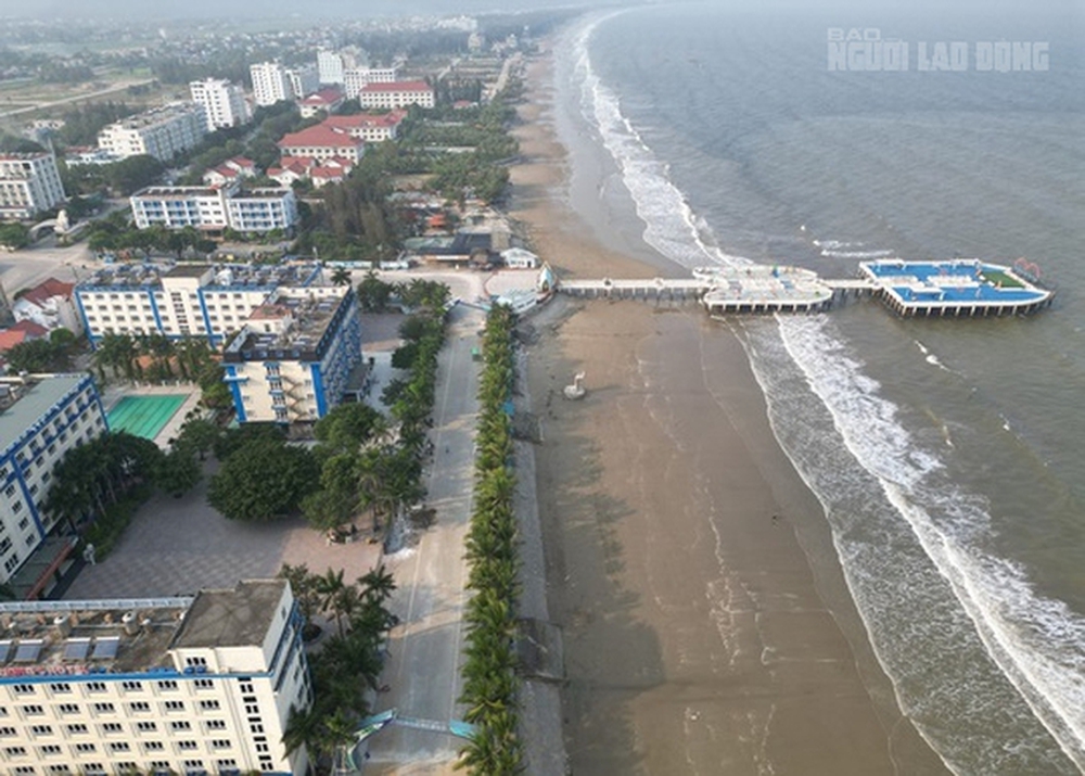 Những con đường cong mềm mại khó coi trên bãi biển nổi tiếng ở Thanh Hóa - Ảnh 16.