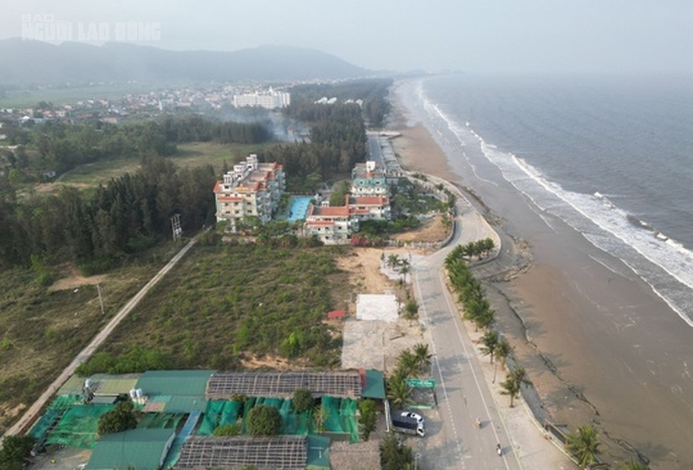 Những con đường cong mềm mại khó coi trên bãi biển nổi tiếng ở Thanh Hóa - Ảnh 6.