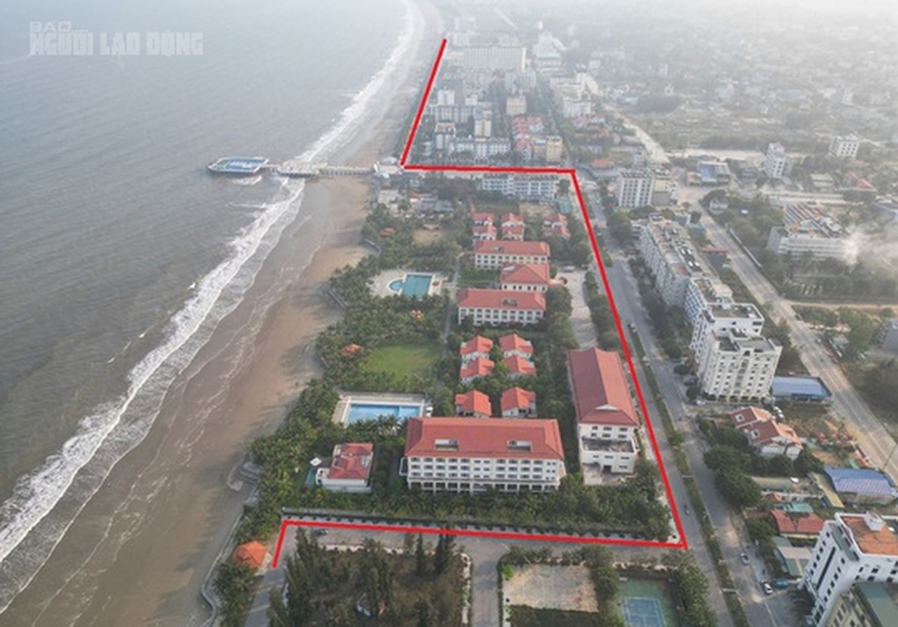 Những con đường cong mềm mại khó coi trên bãi biển nổi tiếng ở Thanh Hóa - Ảnh 4.