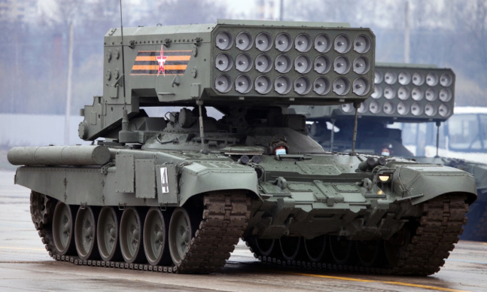 Ukraine đưa “rồng phun lửa” UR-77 tới Bakhmut, Nga đáp trả bằng hỏa thần TOS-1A - Ảnh 2.