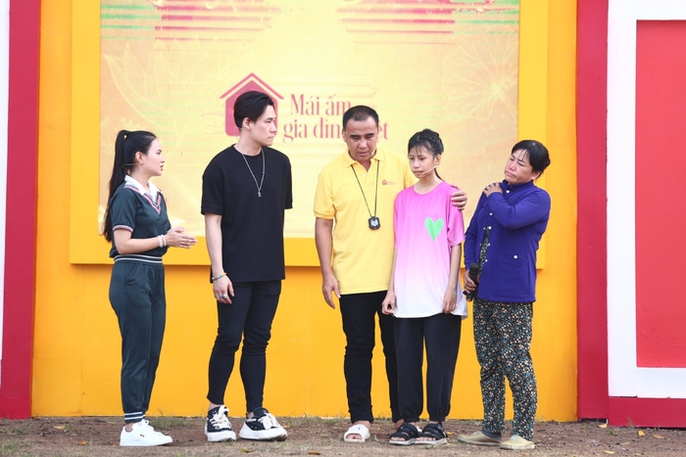 Ca sĩ Quỳnh Trang, Khánh Phương chia sẻ với 3 em nhỏ mồ côi - Ảnh 3.