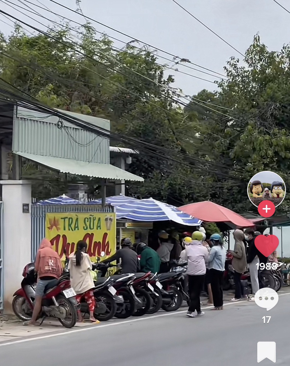 Hai tiệm trà mãng cầu đang cực hot ở TP.HCM khác nhau ra sao mà nhiều người chia thành “hai phe” rõ ràng