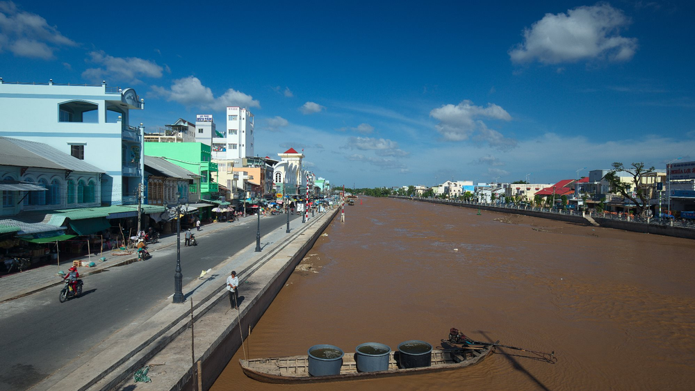 Khó khăn của tỉnh không cảng biển, không cao tốc, không đường sắt, không sân bay - Ảnh 1.