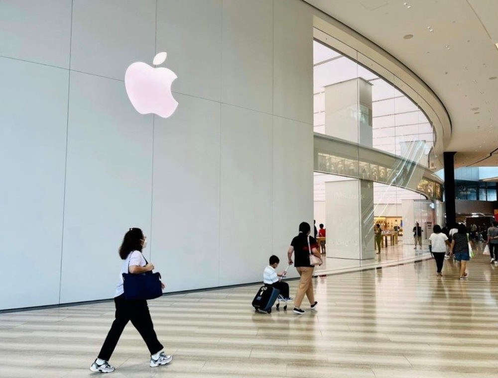 Apple mở cửa hàng trực tuyến tại Việt Nam, người Việt có được mua iPhone, MacBook giá rẻ hơn? - Ảnh 1.