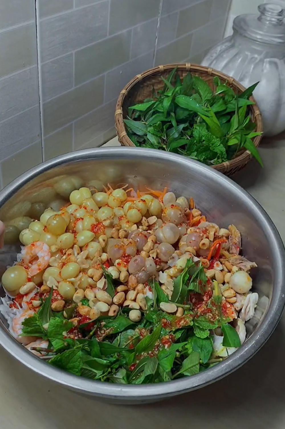 Gỏi gà măng cụt chưa hạ nhiệt, hàng loạt biến tấu mới đã “lên ngôi”