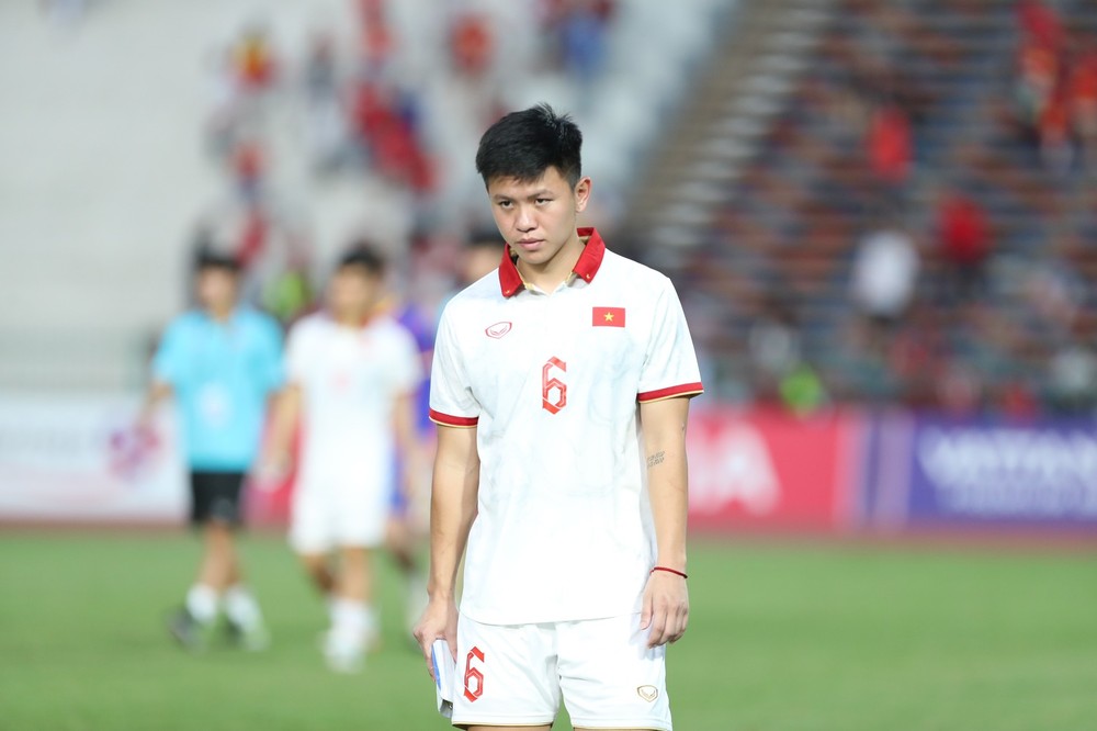 Ngôi sao U22 Việt Nam khóc rưng rức sau thất bại nuối tiếc tại SEA Games 32 - Ảnh 8.
