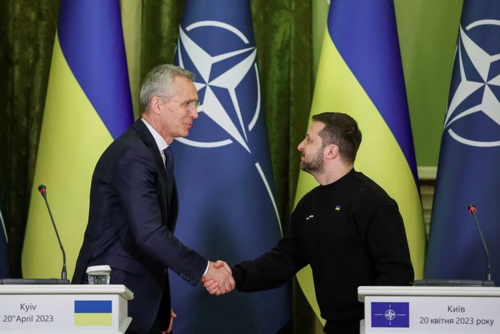 NATO chia rẽ về việc kết nạp Ukraine, lo ngại nguy cơ chiến tranh với Nga - Ảnh 1.