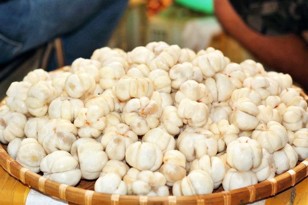 Bên trong vựa măng cụt tiêu thụ hơn 1 tấn mỗi ngày ở TP.HCM, sinh viên làm thêm kiếm tiền triệu